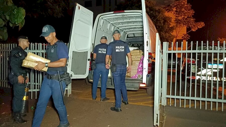 Polícia encontra mais de 1 tonelada de drogas em casa usada como entreposto