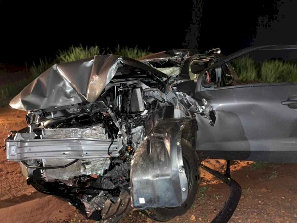 Acidente na BR-262 deixa uma mulher morta e outro ferido