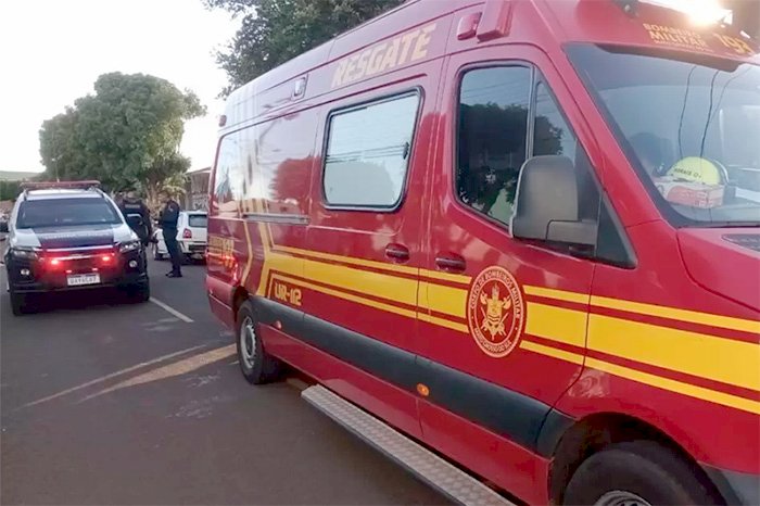 Homem sofre golpe de faca no pescoço e é socorrido pelos Bombeiros