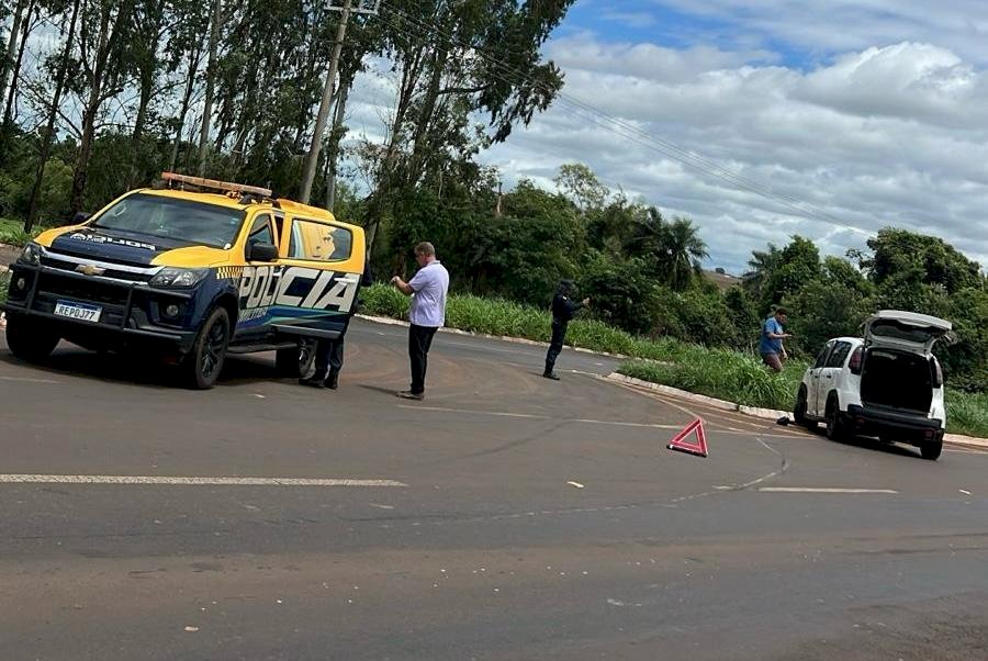 Acidente envolvendo carreta e carro do Conselho Tutelar deixa mulher ferida na MS-134 em Batayporã