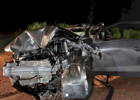 Acidente na BR-262 deixa uma mulher morta e outro ferido