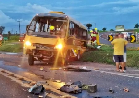 Acidente com micro-ônibus mata 2 atletas do futsal