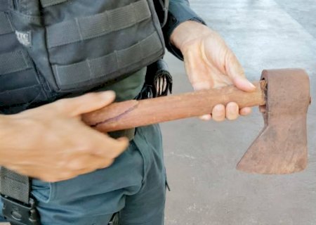 Homem em surto que atacou policiais e socorristas morre em hospital