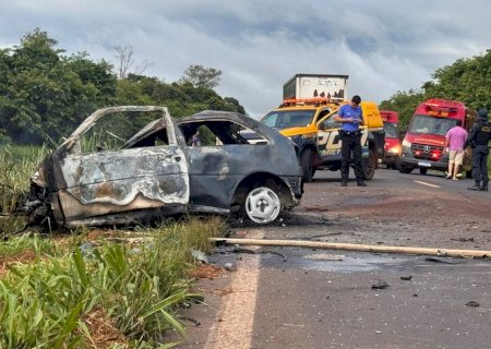 Condutor de Gol morre carbonizado ao bater em carreta na MS-276, entre Batayporã e Anaurilândia