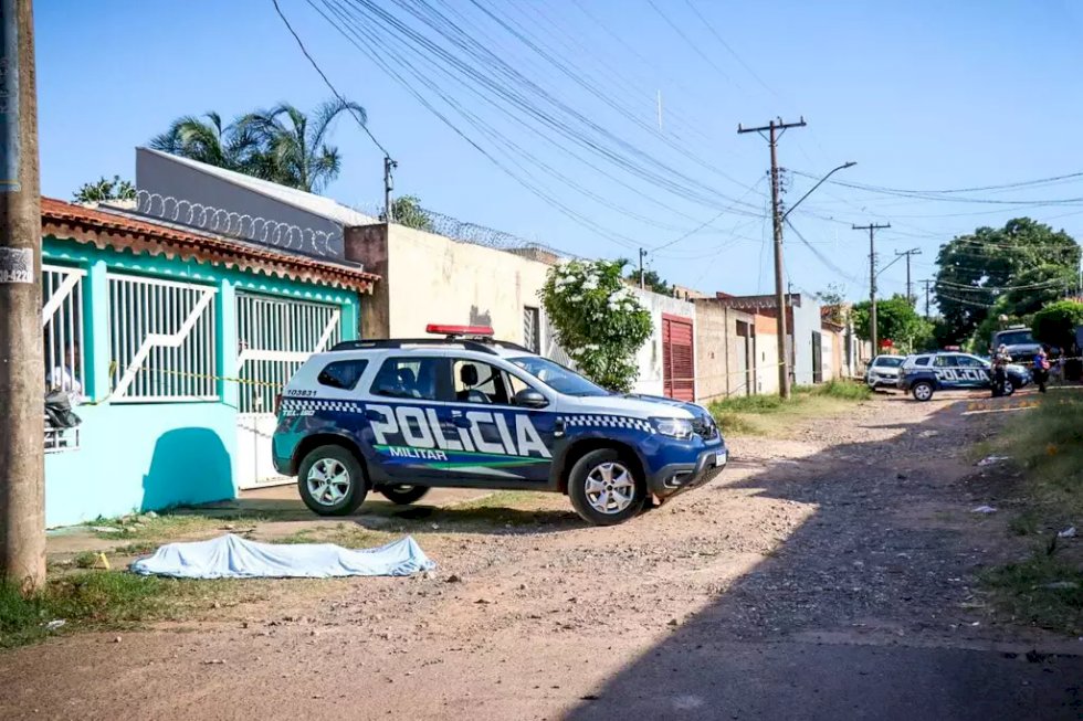 Motociclista dispara 16 vezes até matar homem