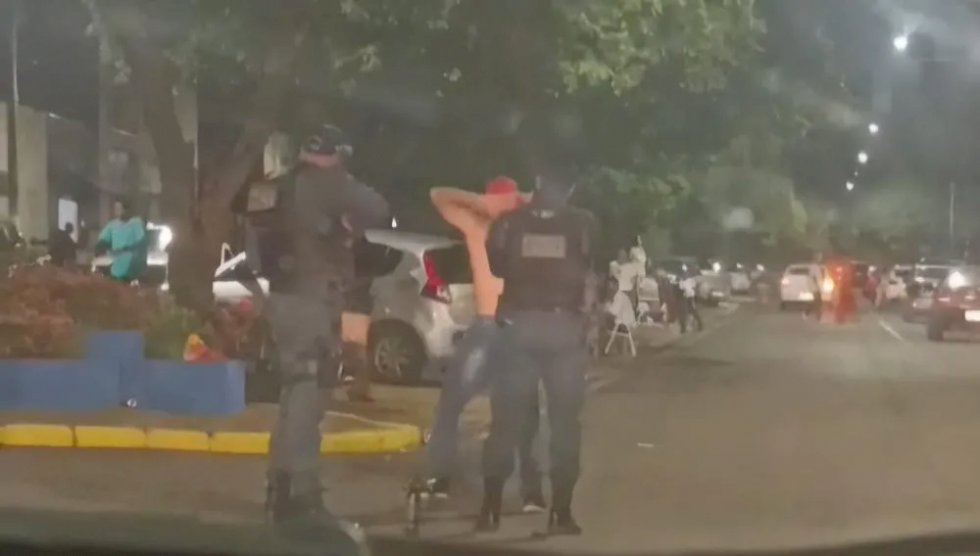 Homem é preso em flagrante tentando esfaquear colega no virada de ano