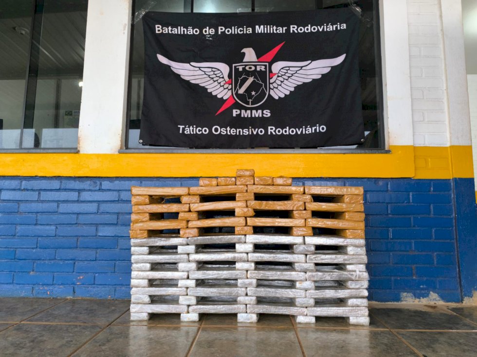 PMR prende duas mulheres por tráfico de drogas