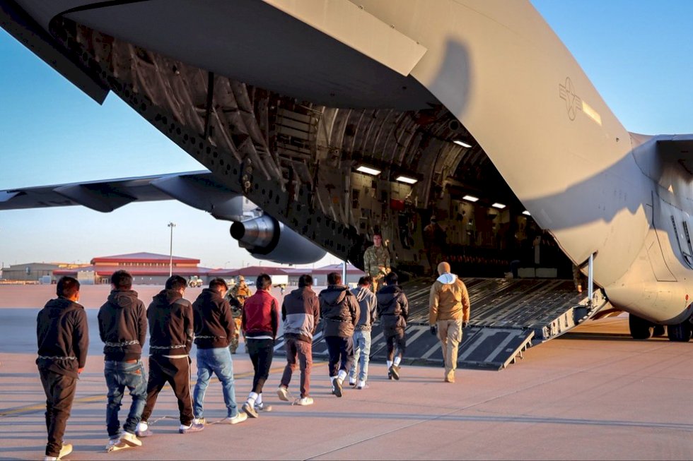 Primeiro voo de deportados da era Trump com destino ao Brasil chega a Belo Horizonte nesta sexta