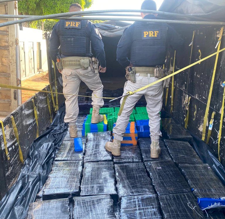 PRF e PC apreendem 21 Kg de cocaína