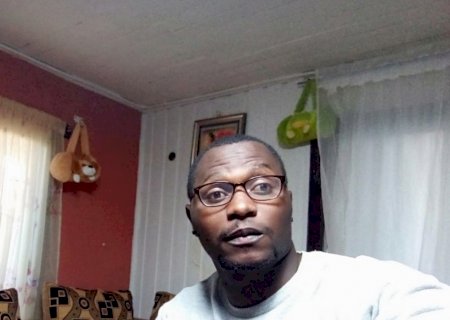 Haitiano é espancado até a morte no quintal da própria casa por grupo de 10 homens em MS