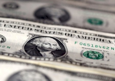 Dólar emplaca 10ª queda seguida e fecha janeiro com o maior recuo mensal desde junho de 2023