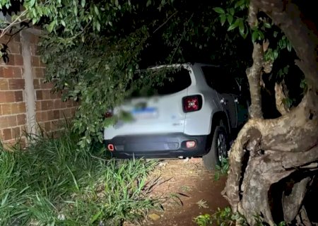 Rapaz foge com Jeep roubado e é morto pela PM