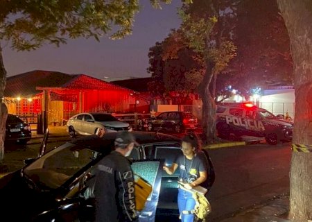 Homem atingido por tiros em distribuidora de bebidas morre no Hospital da Vida