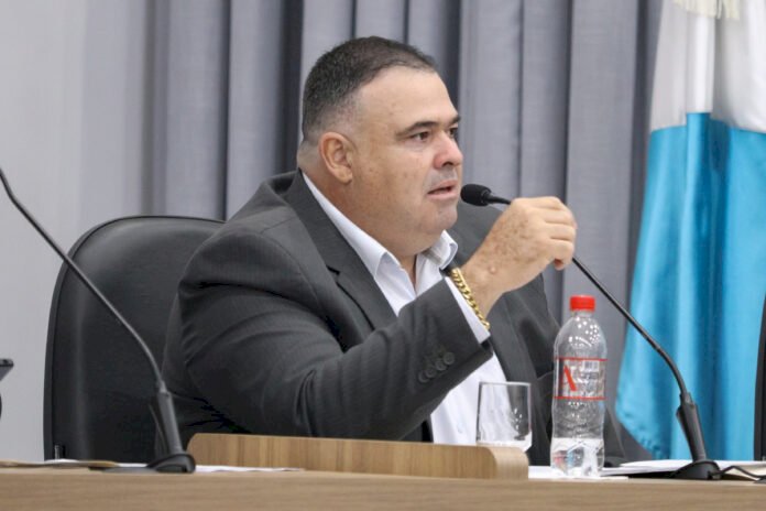 Prof. Erlon pede realização de evento “Dia do Jovem Cristão”