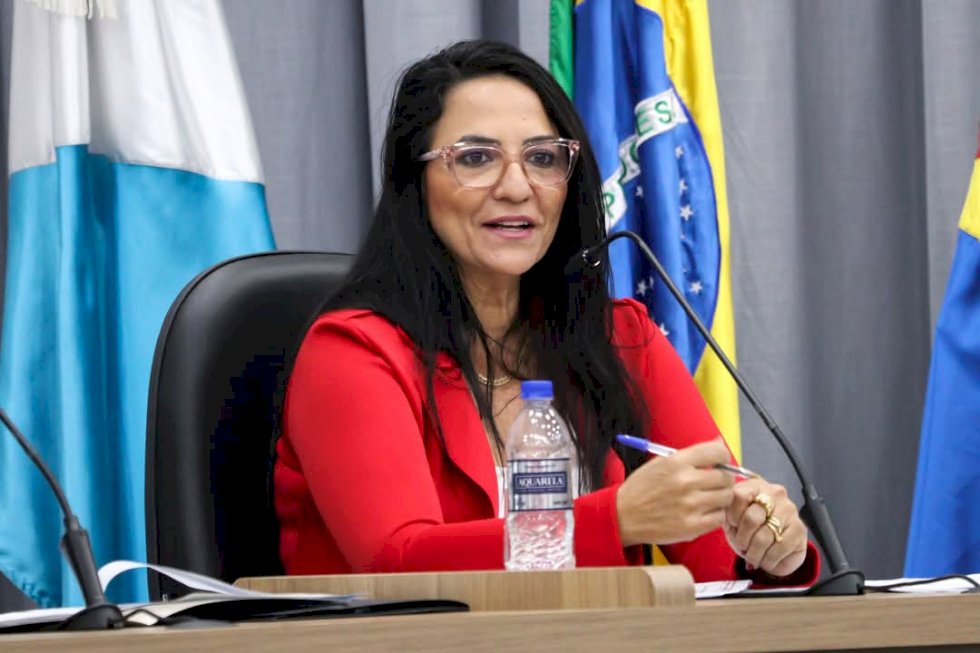 Lucimar Viana pede sinalização nas ruas do bairro Itapoã, reforma do ‘Postão’ no bairro Vitória e aparelho de “Eletrocardiograma”