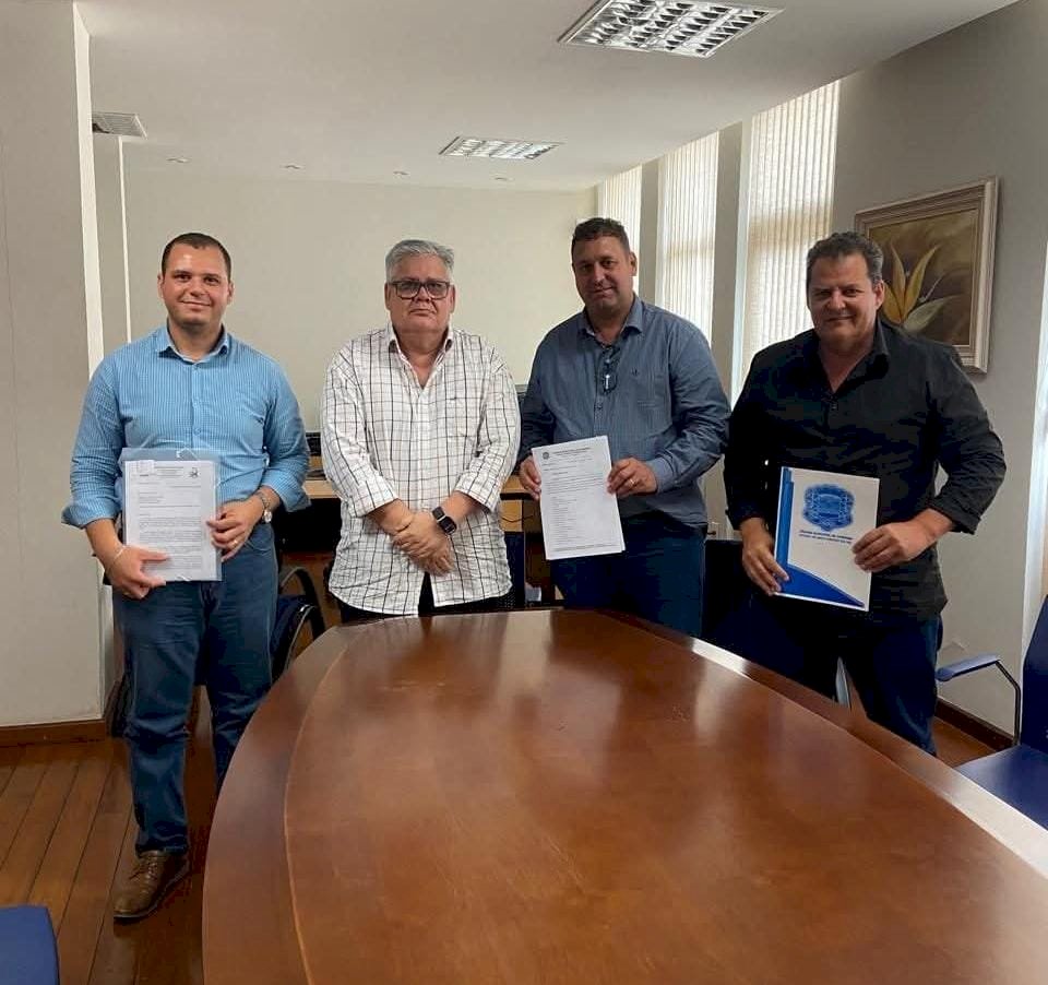 IVINHEMA: Câmara Municipal realiza visitas e busca doação de itens junto à Receita Federal