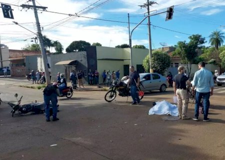 Militar do Exército morre ao furar sinal vermelho de avenida e bater em carro