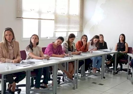 Em apoio à colega, 12 delegadas pedem para sair