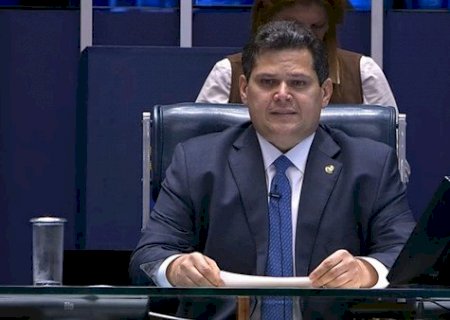 Alcolumbre assume comando do Senado e defende posicionamento 'corajoso' frente ao governo: 'Nem sempre agradaremos a todos'
