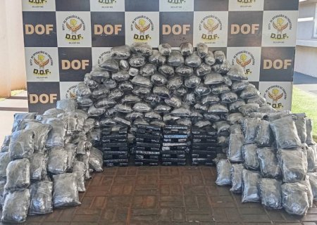 Veículo com mais de 180 quilos de drogas é apreendido pelo DOF