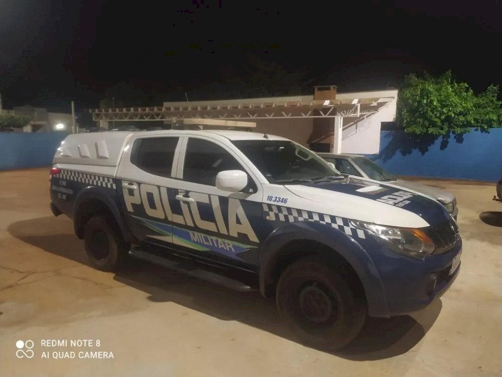 Caminhoneiro é atacado a golpes de canivete