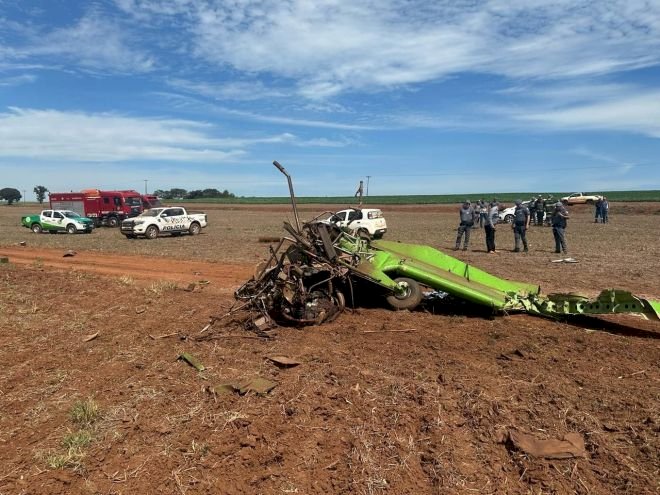 Avião agrícola cai no interior de SP; piloto morreu