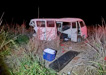 Ocupantes de Kombi envolvida em acidente que terminou na morte de criança seguem internados
