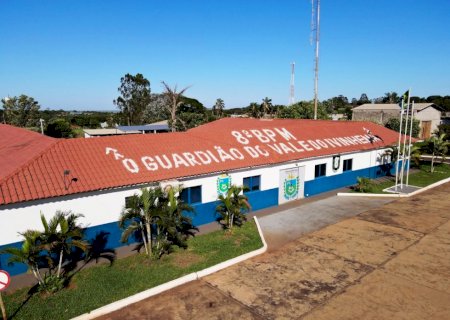Polícia Militar Identifica e conduz para a Delegacia Autor de Dano em Vidro de Loja em Nova Andradina