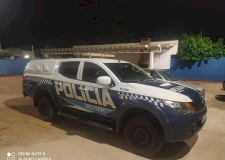 Caminhoneiro é atacado a golpes de canivete