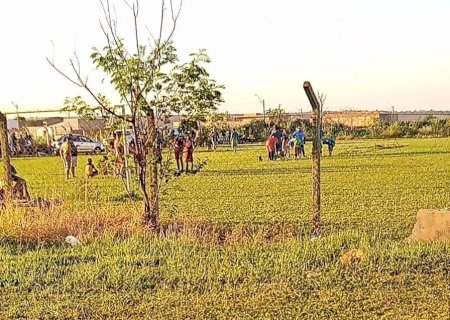 Ivinhema - Briga em campo de futebol termina em um baleado e outro agredido