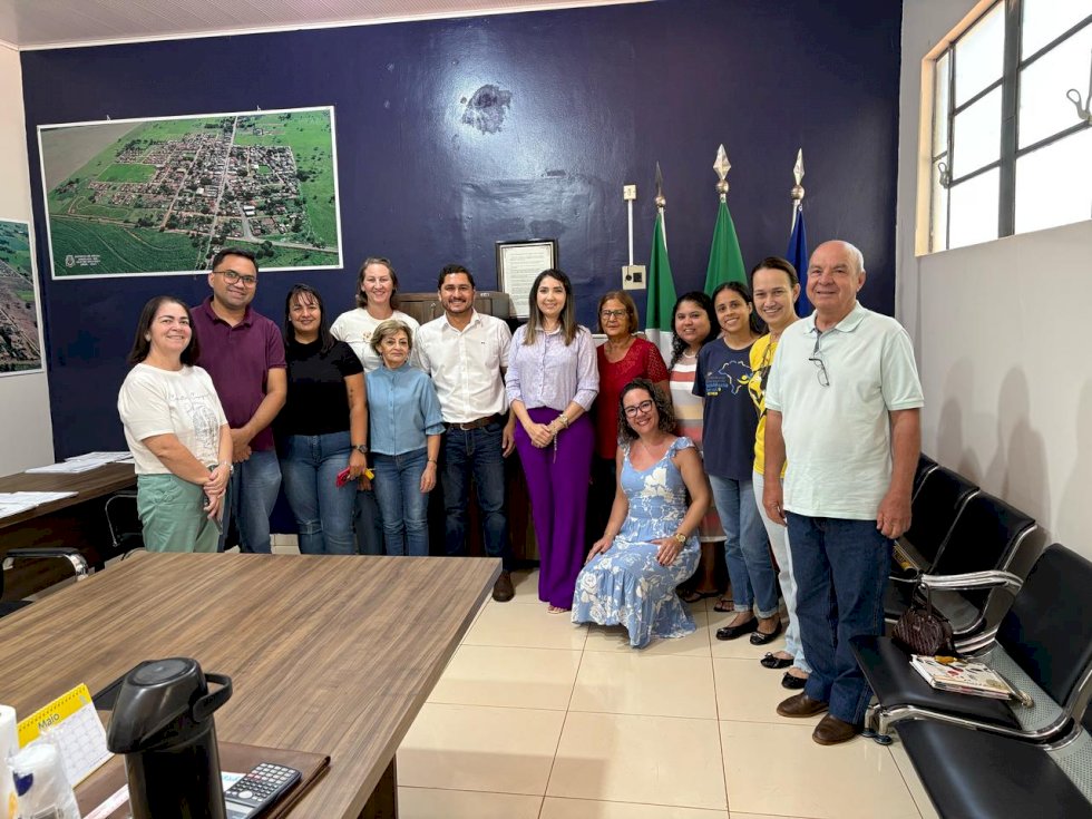 Prefeito Edinho Cassuci empossa nova Secretaria de Assistência Social
