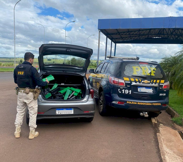 PRF apreende 103 Kg de maconha