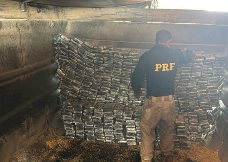 PRF apreende mais de 600 kg de cocaína no Paraná e realiza a maior apreensão da droga no país em 2025
