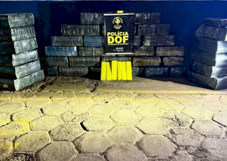 Com ajuda de helicóptero, polícia apreende quase 1,3t de maconha em veículo furtado