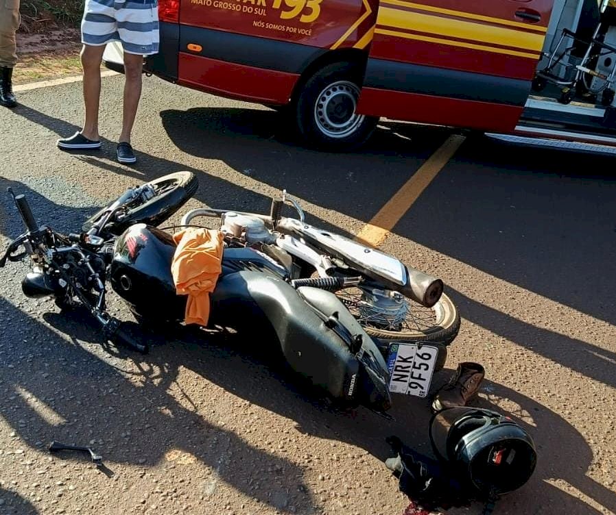 Ivinhema - Acidente envolvendo moto e trator na MS - 141 deixa uma vítima com ferimentos graves