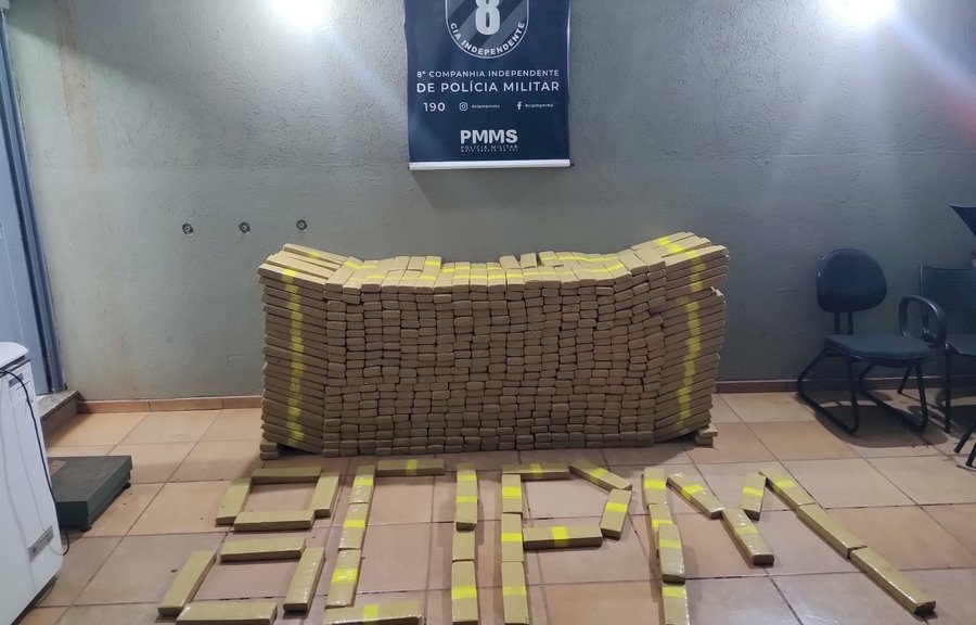 Polícia Militar apreende mais de 1 tonelada de maconha durante perseguição