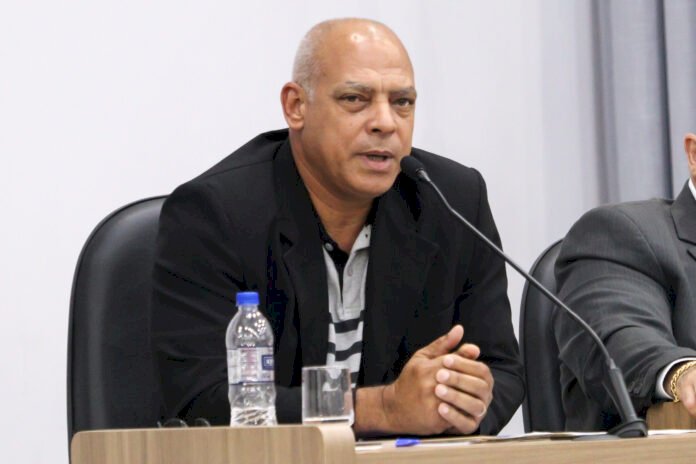 Claudião do Raio X solicita cobertura para rampa de acesso ao CEM