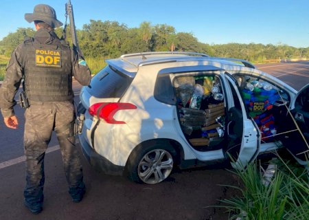 DOF apreende mais de 900 quilos de drogas em veículo colidido em marquise de ponte