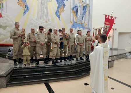 Ivinhema - Militares do Corpo de Bombeiros participam de missa
