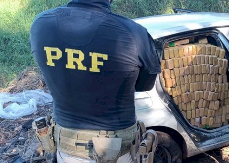 PRF apreende 991 Kg de maconha e recupera veículo