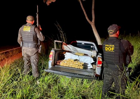 DOF apreende carro com 400 quilos de drogas