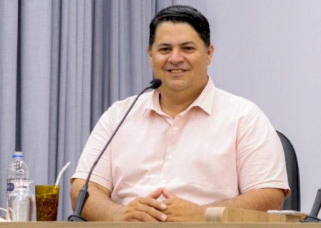 Marcio Alves requer informações sobre Lei Municipal, pede manutenção e plantio de grama a beira da BR-376 e instalação de iluminação pública em pista de caminhada no Eco Park