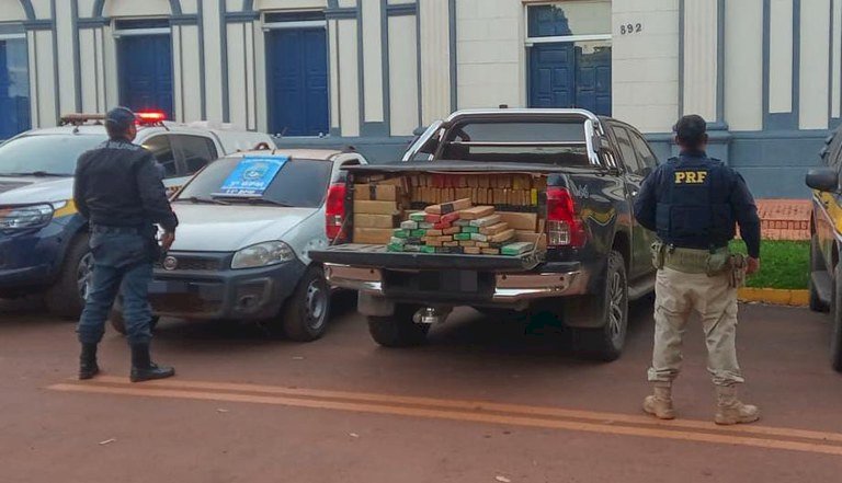 PRF e PM apreendem 2,2 toneladas de maconha