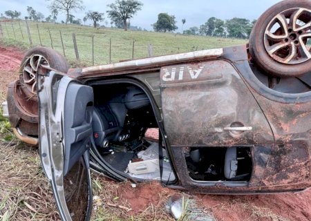 Jovens capotam veículo próximo à Bataguassu, retiram as placas e fogem para Anaurilândia na manhã deste domingo