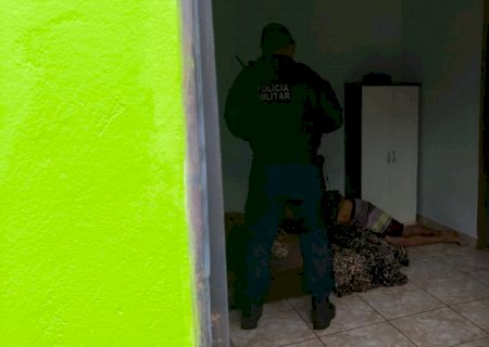 Adolescente de 17 anos é encontrado morto em quitinete
