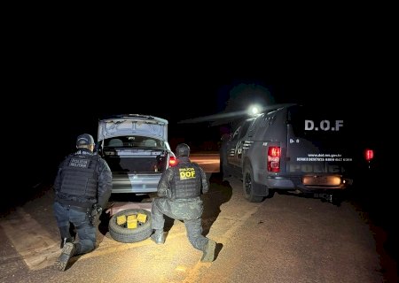Nova Andradina - Dof prende Mulher com cocaína escondida no estepe do carro