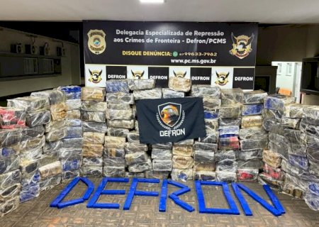 Polícia encontra mais de 3 toneladas de maconha escondidas em carga de aveia