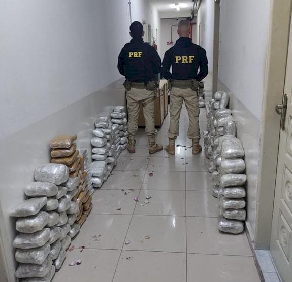 PRF apreende 205 Kg de maconha e 20 Kg de cloridrato de cocaína