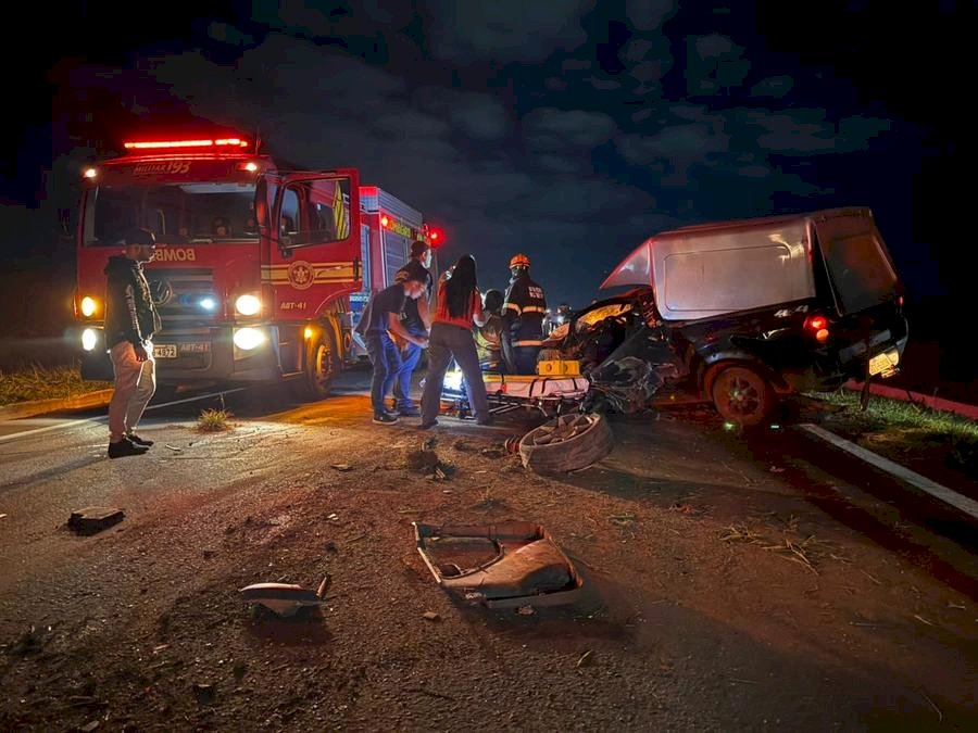 Carreta tomba após motorista tentar evitar colisão com uma picape na MS-134, entre Batayporã e Nova Andradina