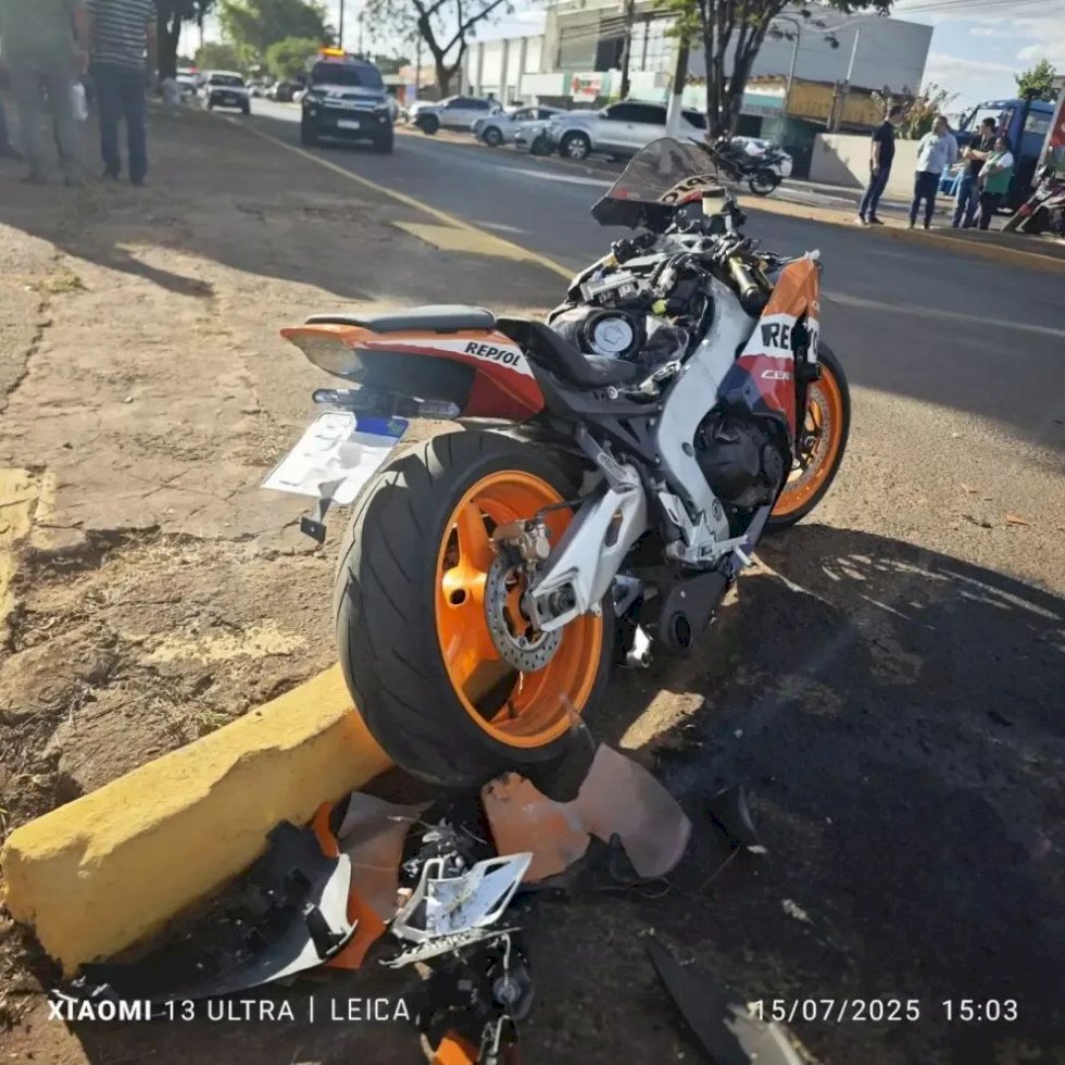 Empresário morre em acidente entre moto e caminhão em cidade no MS
